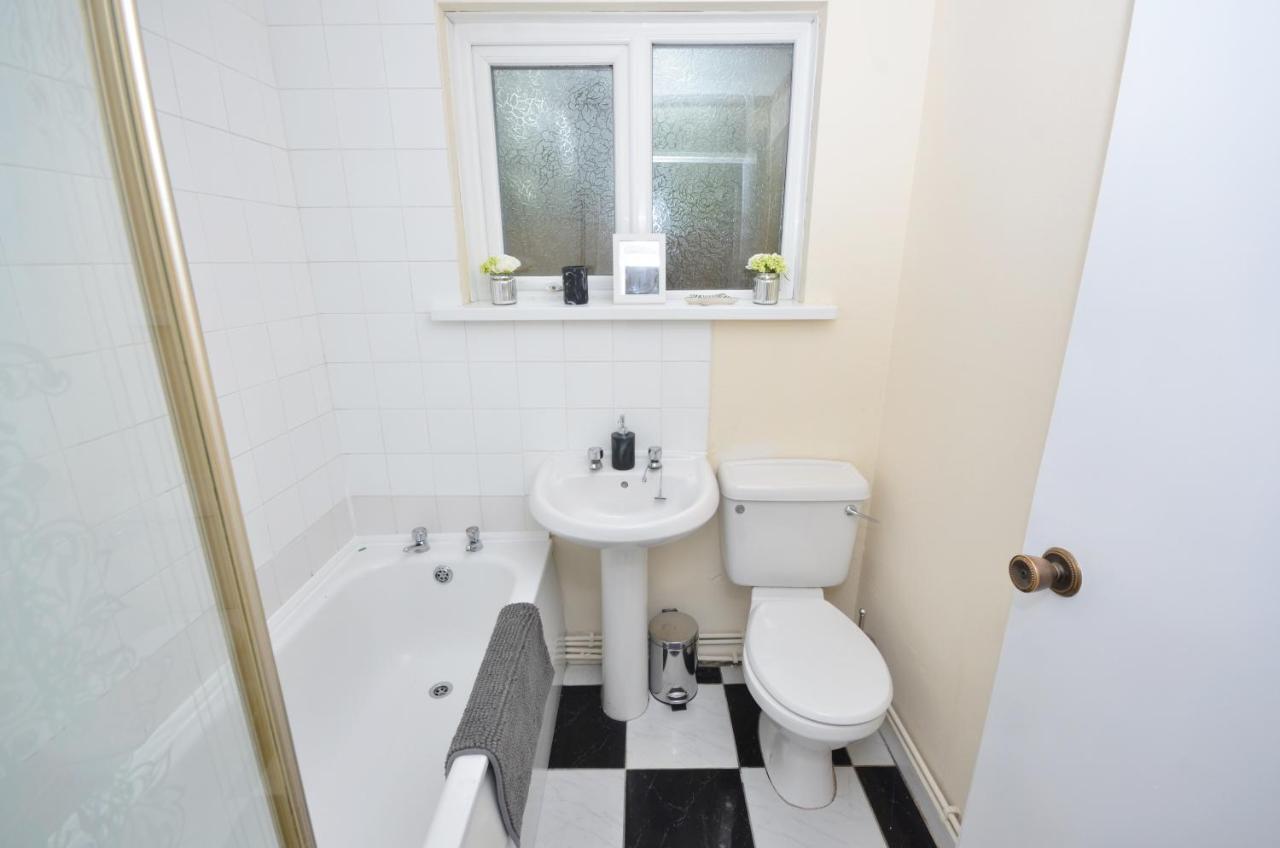 Bright Stylish 2 Bedroom Garden Apartment South Belfast Close To Everything Eksteriør billede