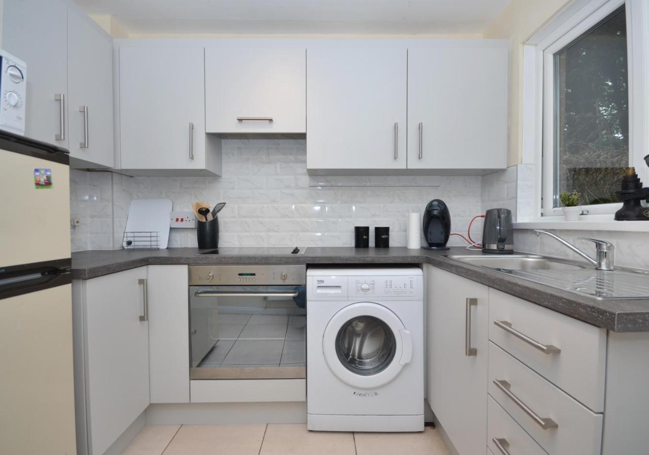 Bright Stylish 2 Bedroom Garden Apartment South Belfast Close To Everything Eksteriør billede