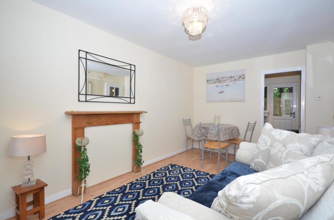 Bright Stylish 2 Bedroom Garden Apartment South Belfast Close To Everything Eksteriør billede