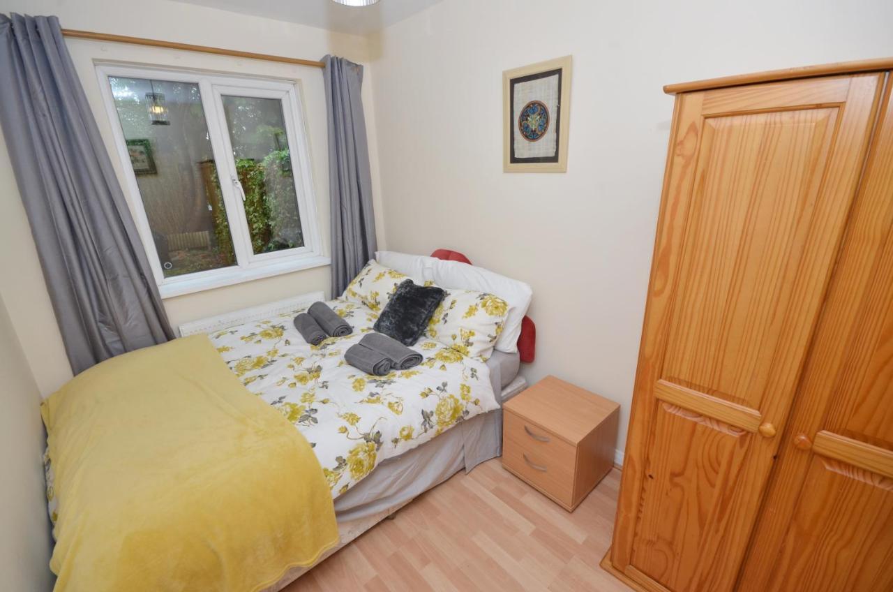 Bright Stylish 2 Bedroom Garden Apartment South Belfast Close To Everything Eksteriør billede