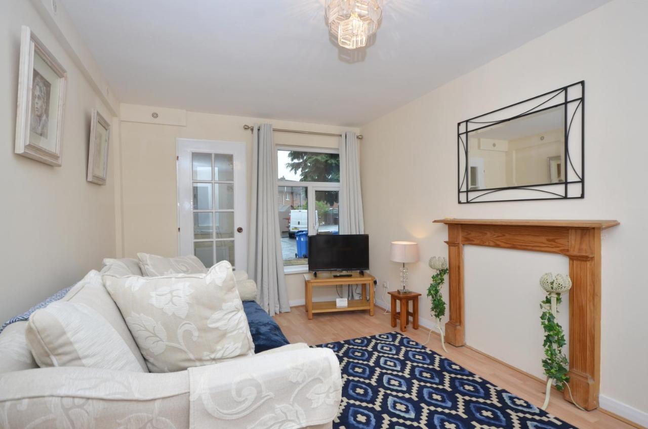 Bright Stylish 2 Bedroom Garden Apartment South Belfast Close To Everything Eksteriør billede